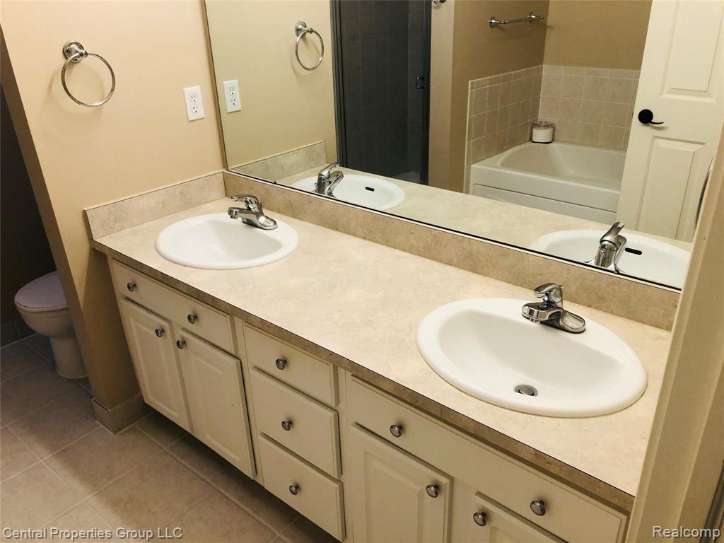 701 Cherry Orchard Road Canton, MI 48188 - Photo 20 of 28
