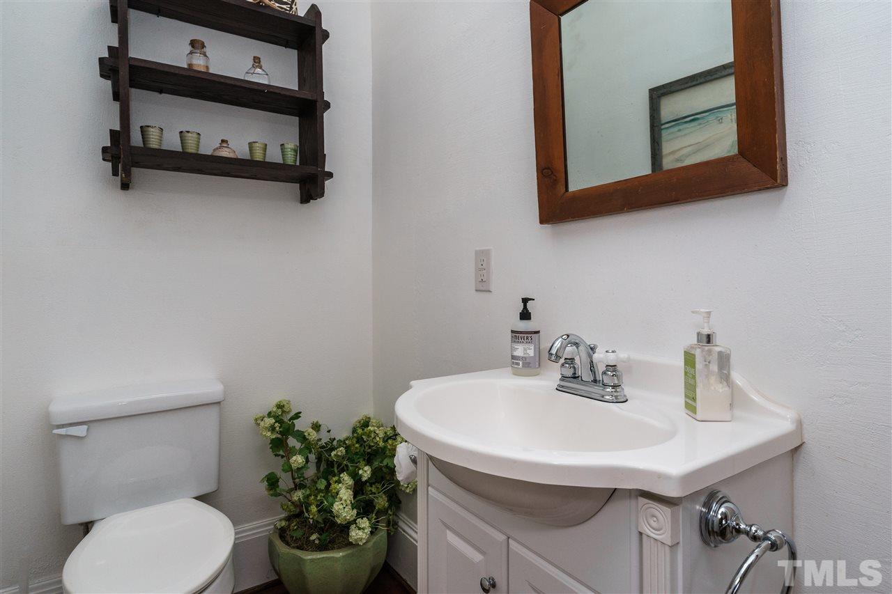 2231 The Circle Raleigh, NC 27608 - Photo 20 of 23