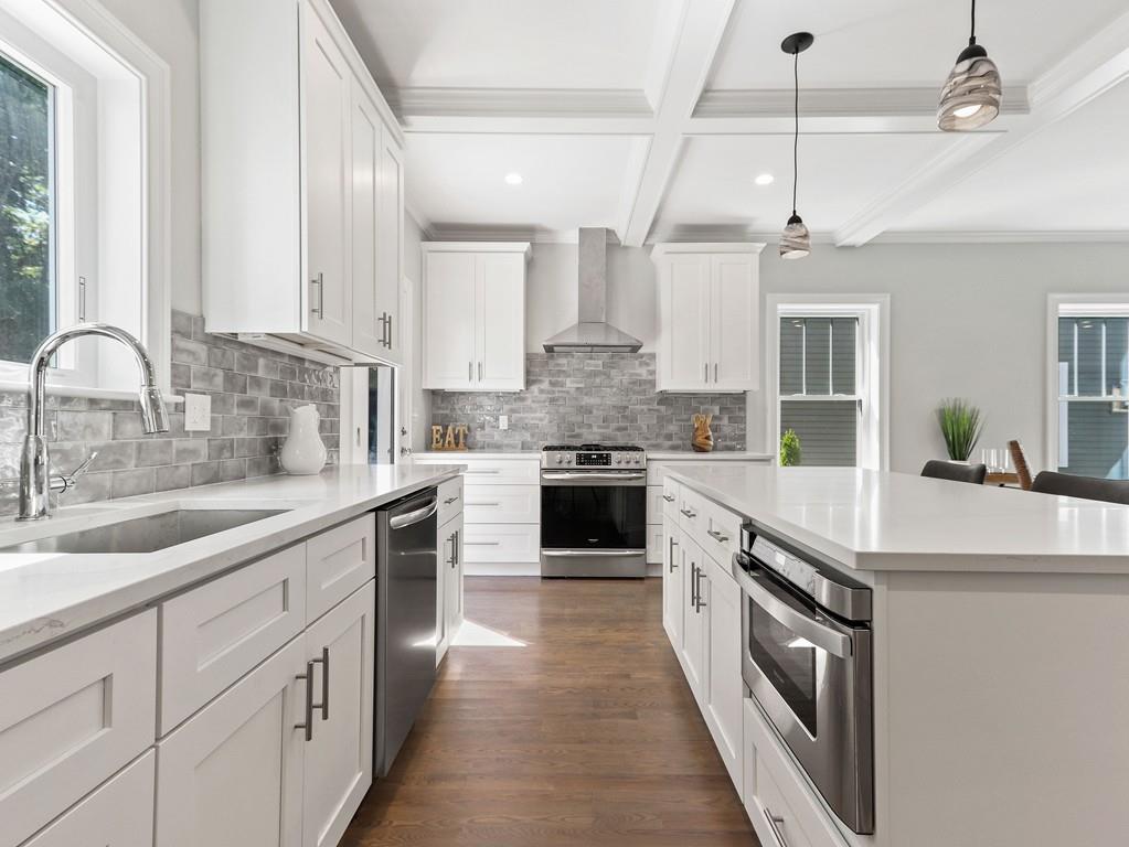 102 Milner Street Waltham, MA 02451 - Photo 3 of 24