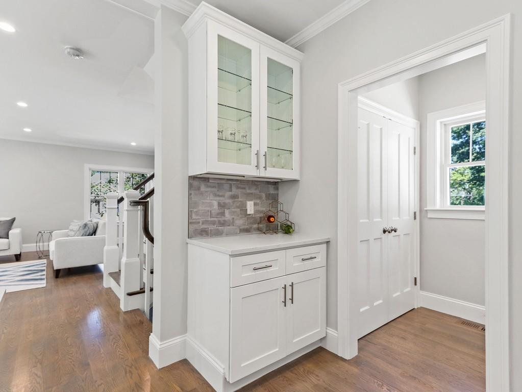 102 Milner Street Waltham, MA 02451 - Photo 4 of 24