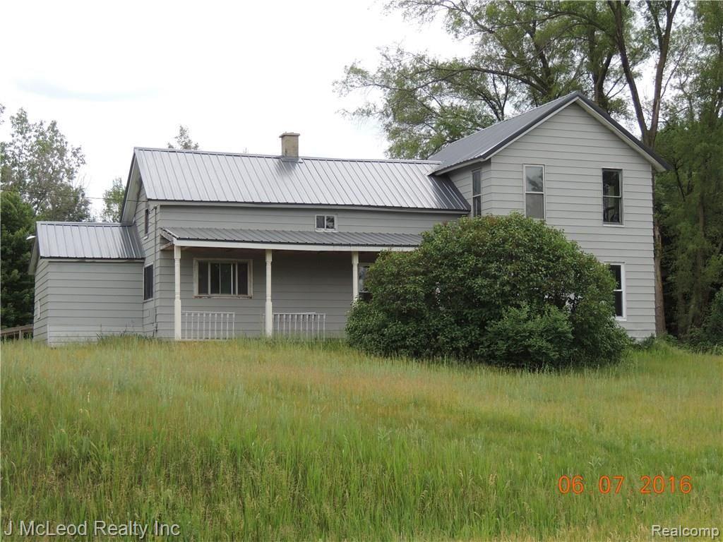 2267 West Snover Road Mayville, MI 48744 - Photo 2 of 24 DSCN1338.JPG
