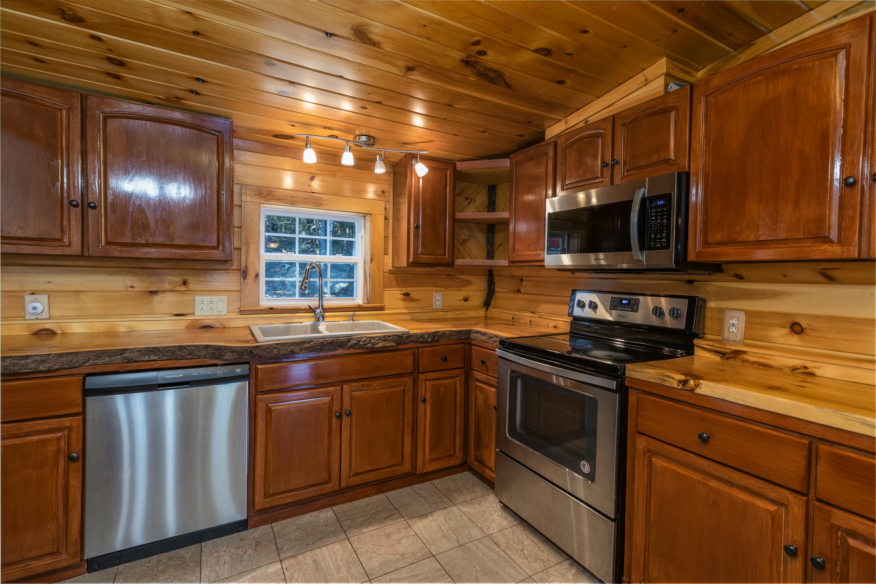 103 Sebasco Road Phippsburg, ME 04562 - Photo 11 of 37 tempImageGzYnAa