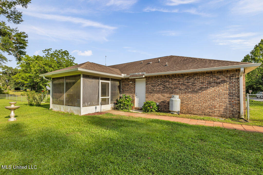 163 Inda Road Perkinston, MS 39573 - Photo 7 of 35 163NIndaRdE-27