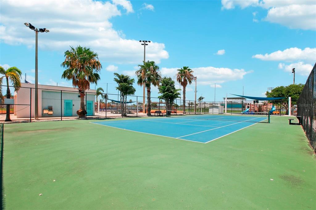 343 Rex Place, Unit F Madeira Beach, FL 33708 - Photo 26 of 28 a view of a basketball court