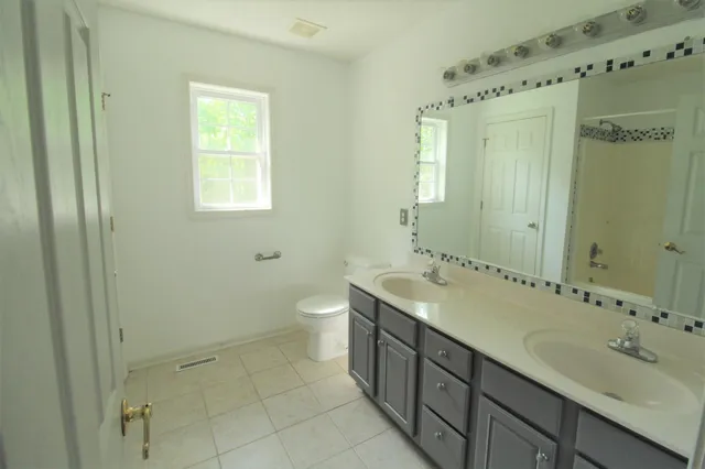 $1,795 | 594 Edinburgh Way, Clarksville, TN 37043