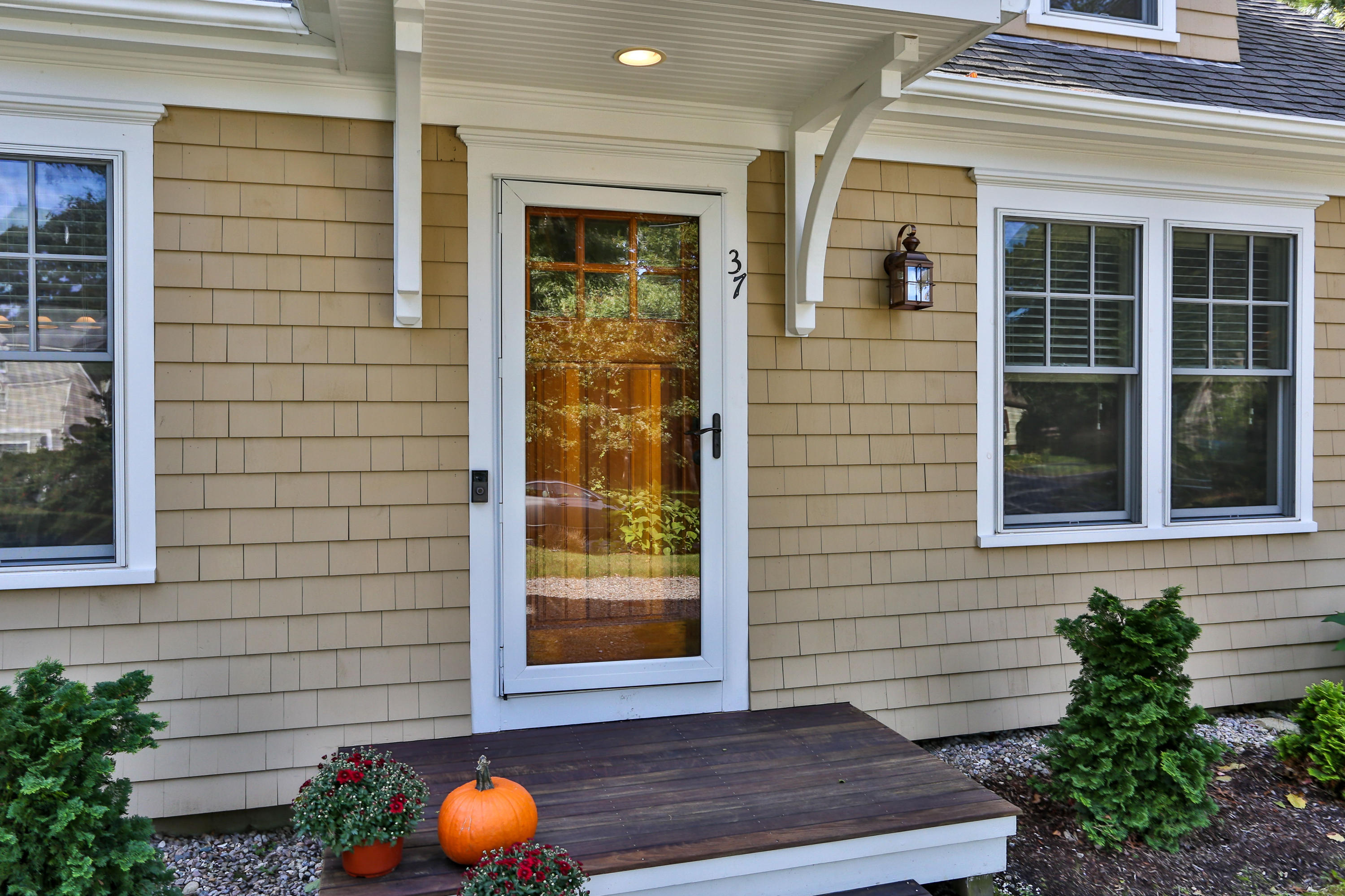 37 Chippingstone Road Marstons Mills, MA 02648 - Photo 3 of 33 37ChiLR-3