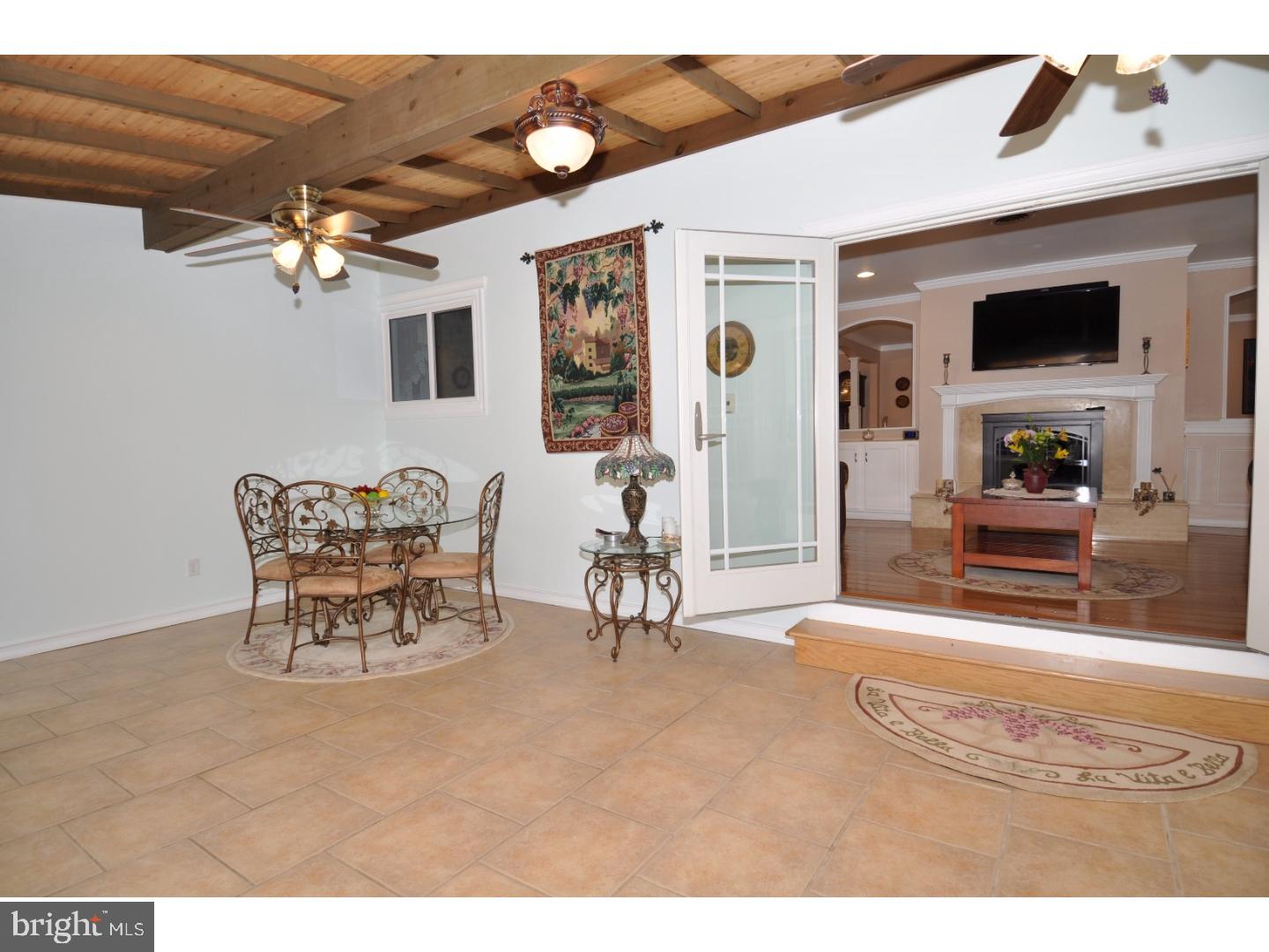 17 Assiscunk Drive Columbus, NJ 08022 - Photo 15 of 24 Sun Room