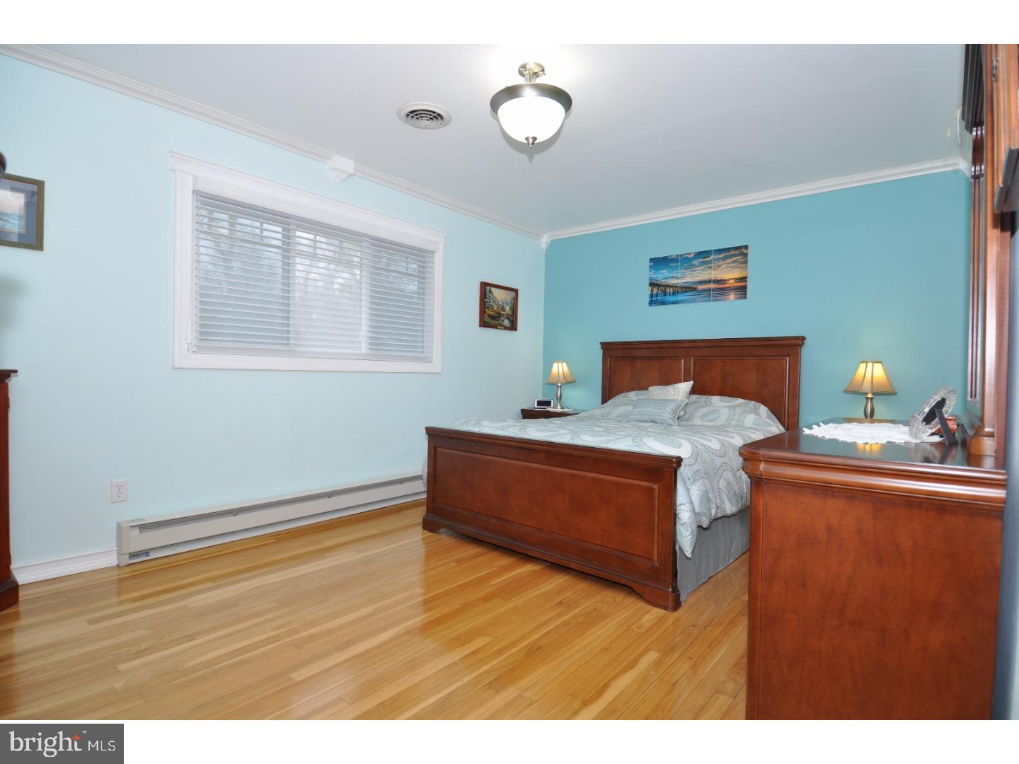17 Assiscunk Drive Columbus, NJ 08022 - Photo 17 of 24 Bedroom - Main