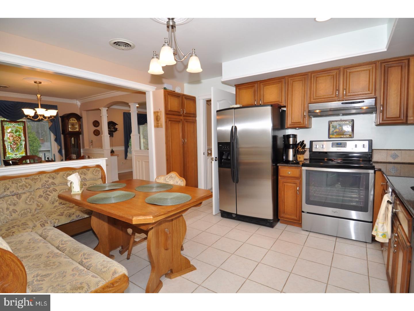 17 Assiscunk Drive Columbus, NJ 08022 - Photo 7 of 24 Kitchen