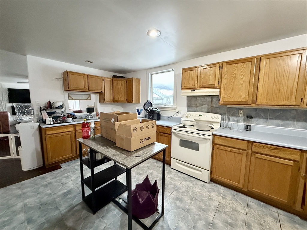 4-6 Maple Street Chester, MA 01011 - Photo 4 of 30