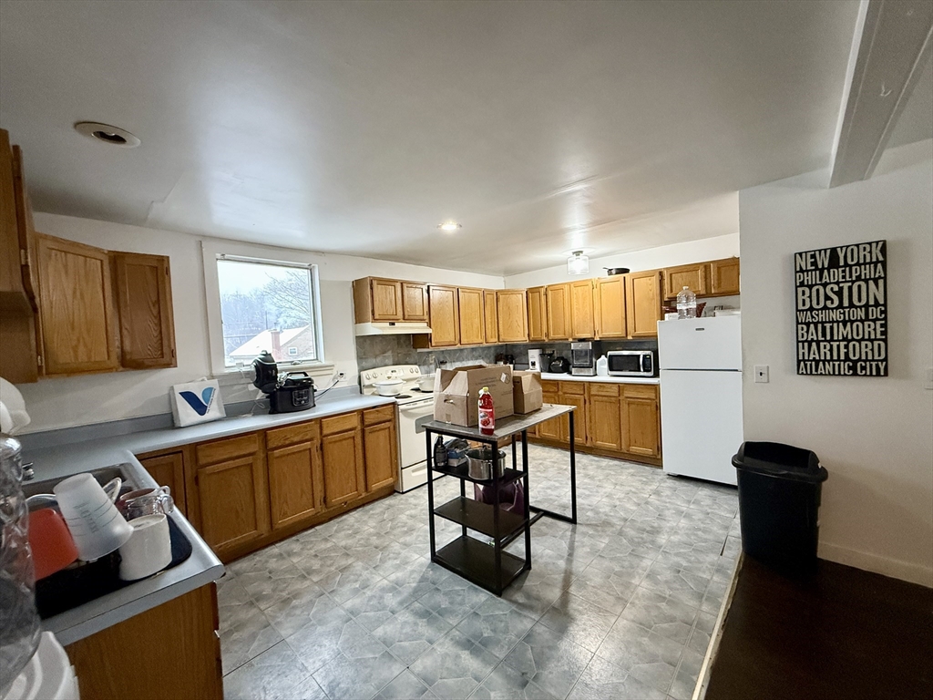 4-6 Maple Street Chester, MA 01011 - Photo 5 of 30