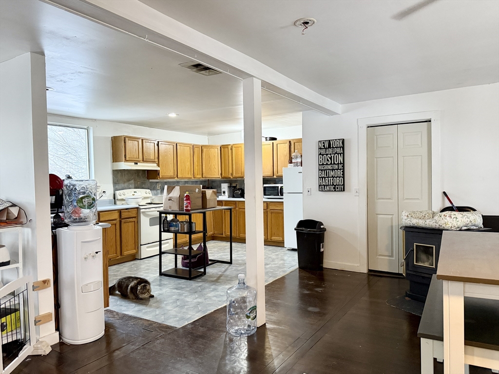 4-6 Maple Street Chester, MA 01011 - Photo 6 of 30