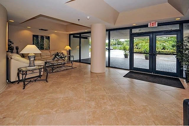 5951 Wellesley Park Drive, Unit 405 Boca Raton, FL 33433 - Photo 2 of 13 Lobby