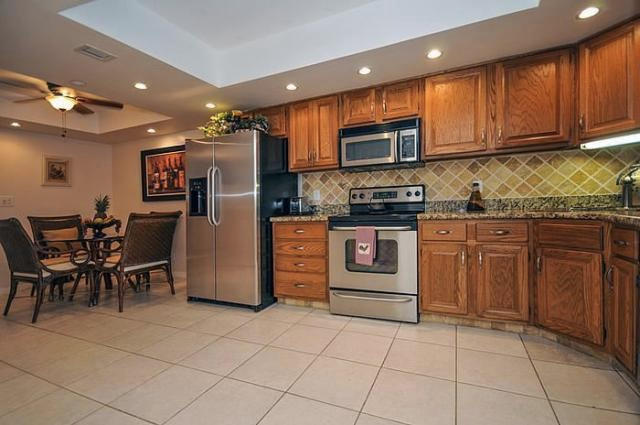 5951 Wellesley Park Drive, Unit 405 Boca Raton, FL 33433 - Photo 4 of 13 Kitchen