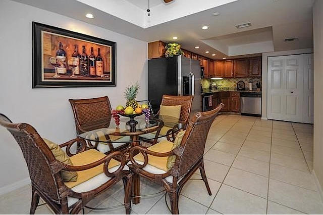 5951 Wellesley Park Drive, Unit 405 Boca Raton, FL 33433 - Photo 5 of 13 Kitchen Eat-in