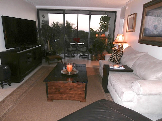 5951 Wellesley Park Drive, Unit 405 Boca Raton, FL 33433 - Photo 7 of 13 Living Room2