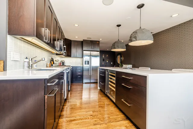 $7,500 | 2754 North Hampden Court, Unit 2105, Chicago, IL 60614