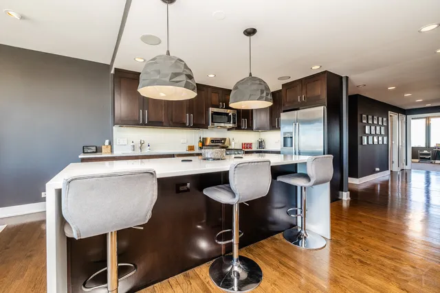 $7,500 | 2754 North Hampden Court, Unit 2105, Chicago, IL 60614