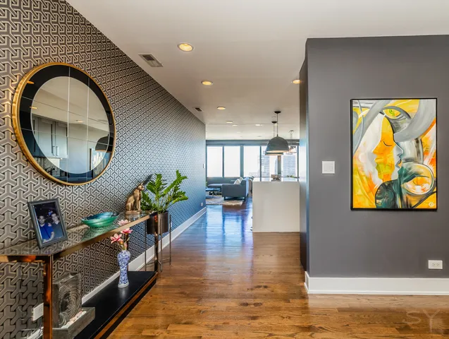 $7,500 | 2754 North Hampden Court, Unit 2105, Chicago, IL 60614