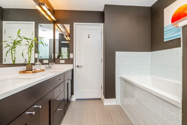 $7,500 | 2754 North Hampden Court, Unit 2105, Chicago, IL 60614