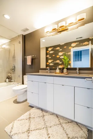 $7,000 | 2754 North Hampden Court, Unit 2105, Chicago, IL 60614