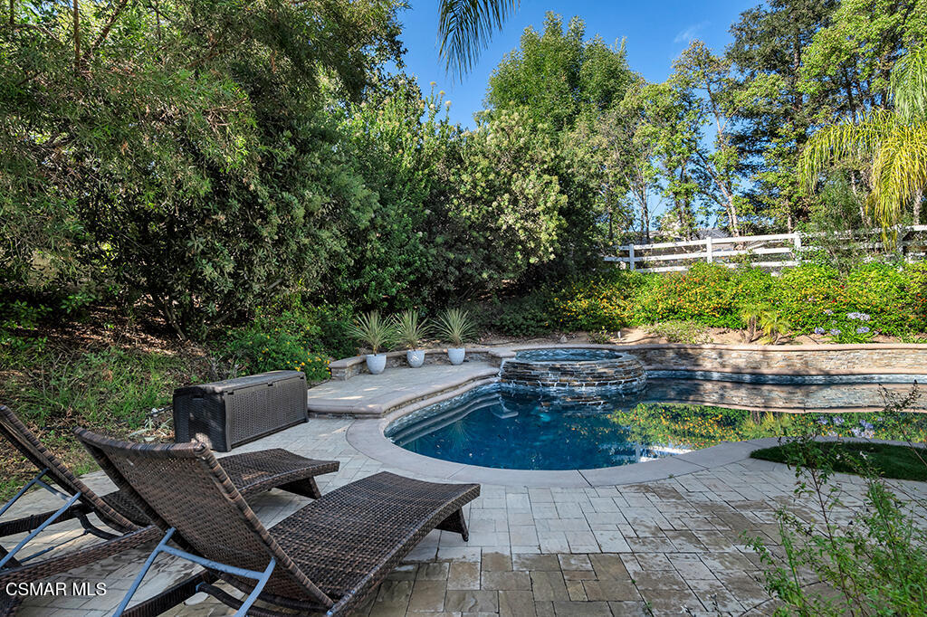 815 Rancho Road Thousand Oaks, CA 91362 - Photo 7 of 40