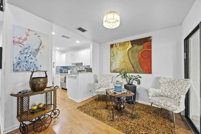 $325,000 | 1519 Woodbridge Lakes Circle, West Palm Beach, FL 33406