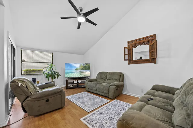 $325,000 | 1519 Woodbridge Lakes Circle, West Palm Beach, FL 33406