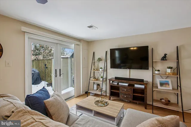 $615,000 | 2909 Everleigh Way, Fairfax, VA 22031