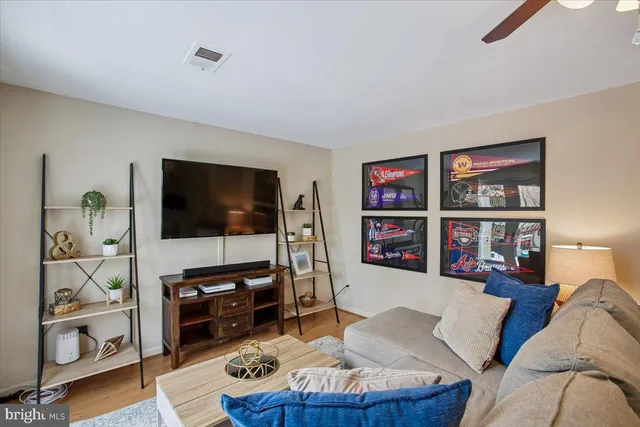 $615,000 | 2909 Everleigh Way, Fairfax, VA 22031