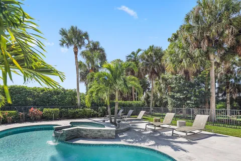 $1,695,000 | 8195 Lakeview Drive, West Palm Beach, FL 33412