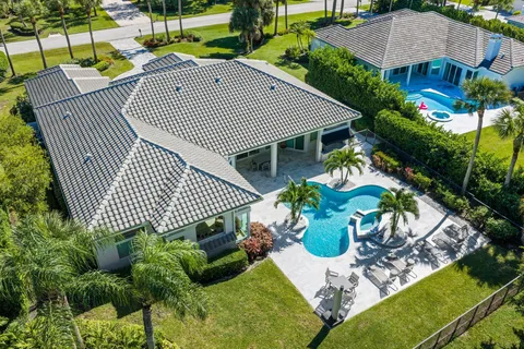 $1,695,000 | 8195 Lakeview Drive, West Palm Beach, FL 33412