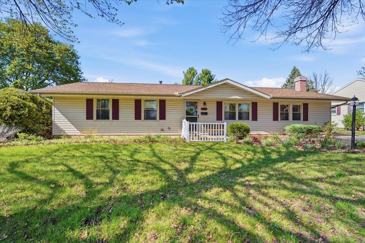 208 East Lincoln Street Normal, IL 61761 - Photo 1 of 39