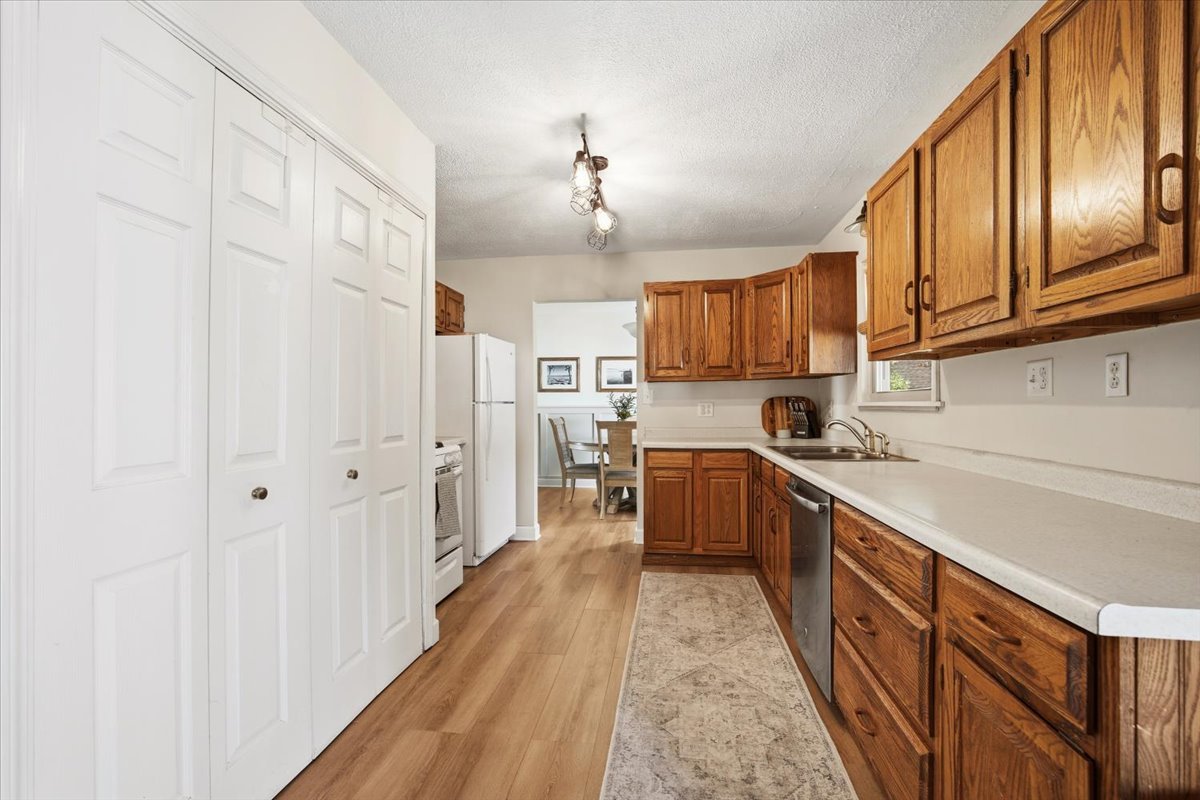 208 East Lincoln Street Normal, IL 61761 - Photo 7 of 39