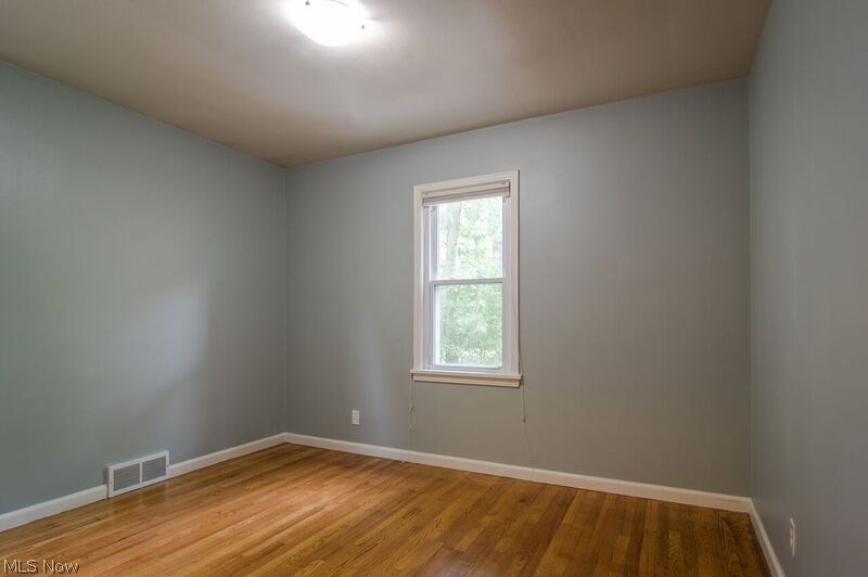 1543 Middleton Road Cleveland, OH 44121 - Photo 10 of 18