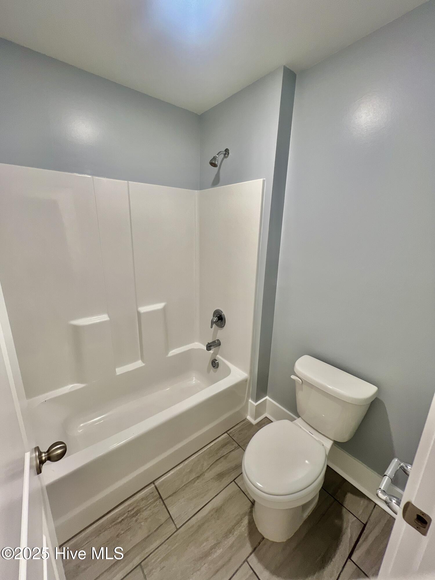 111 Ballantine Grove Lane Newport, NC 28570 - Photo 2 of 45 2nd Floor Guest Full Bathroom 2