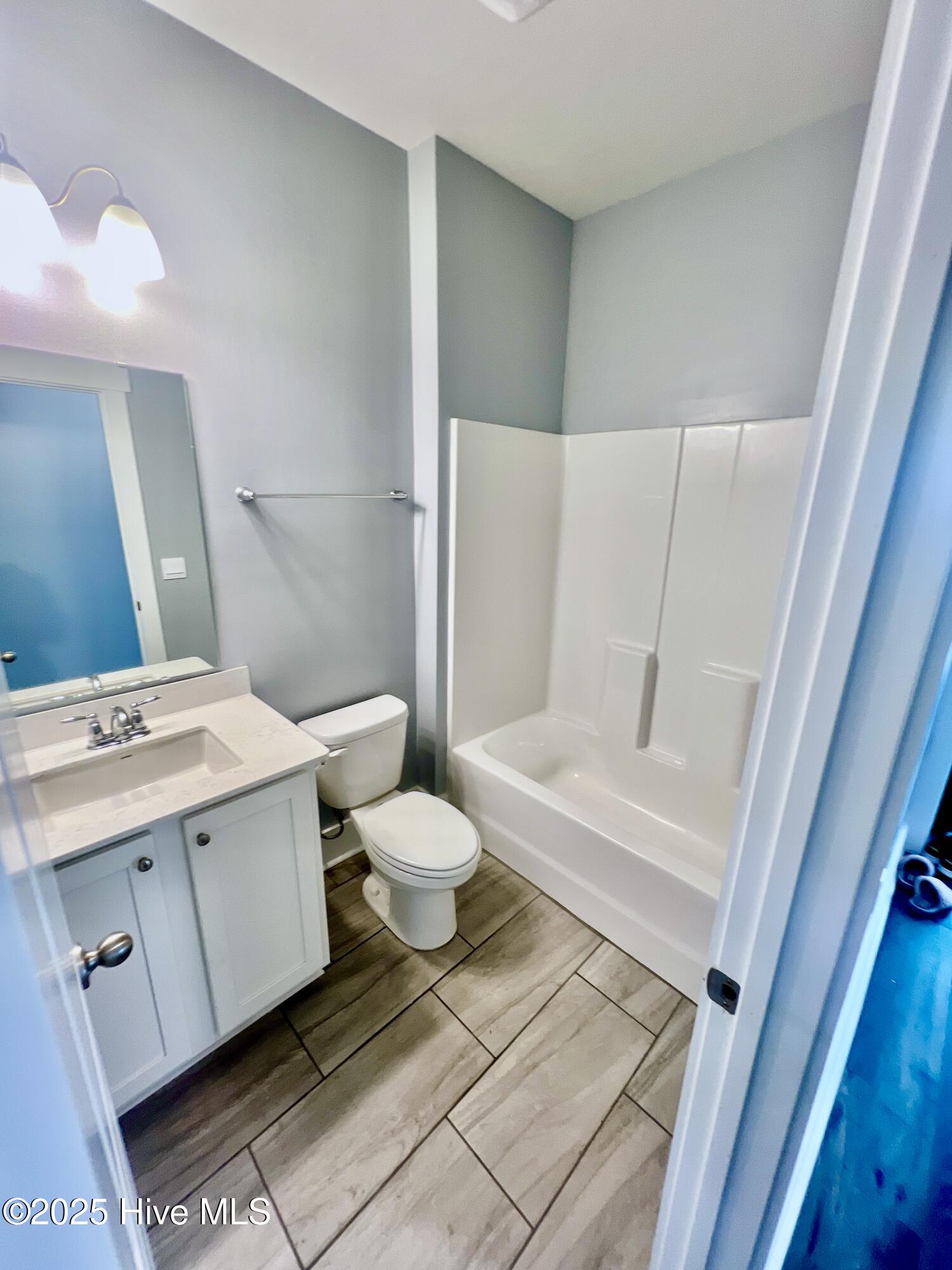 111 Ballantine Grove Lane Newport, NC 28570 - Photo 25 of 45 Bathroom 1 Floor