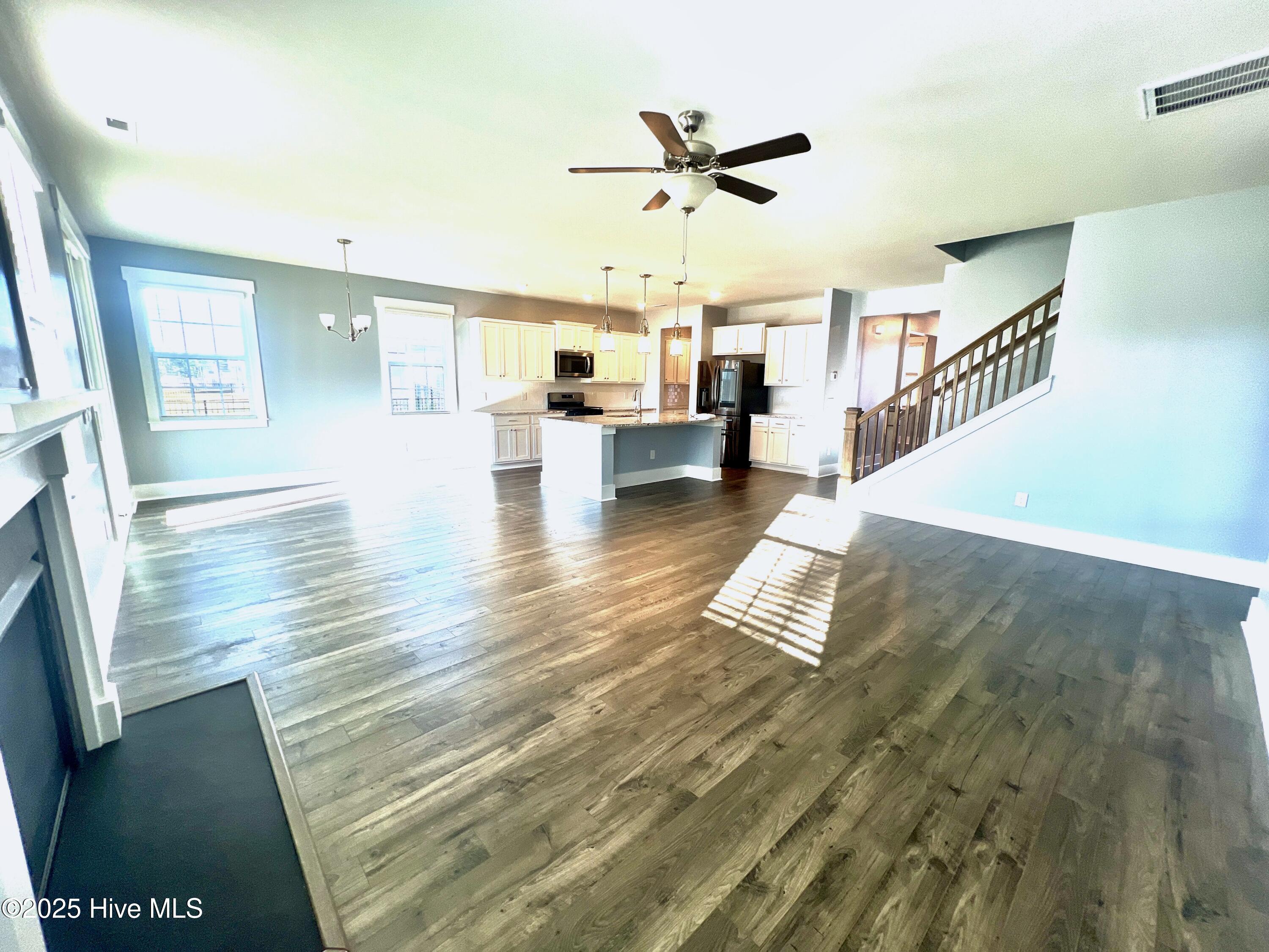 111 Ballantine Grove Lane Newport, NC 28570 - Photo 33 of 45 Living Room