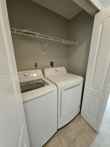 $2,800 | 2527 West 76th Street, Unit 208, Hialeah, FL 33016