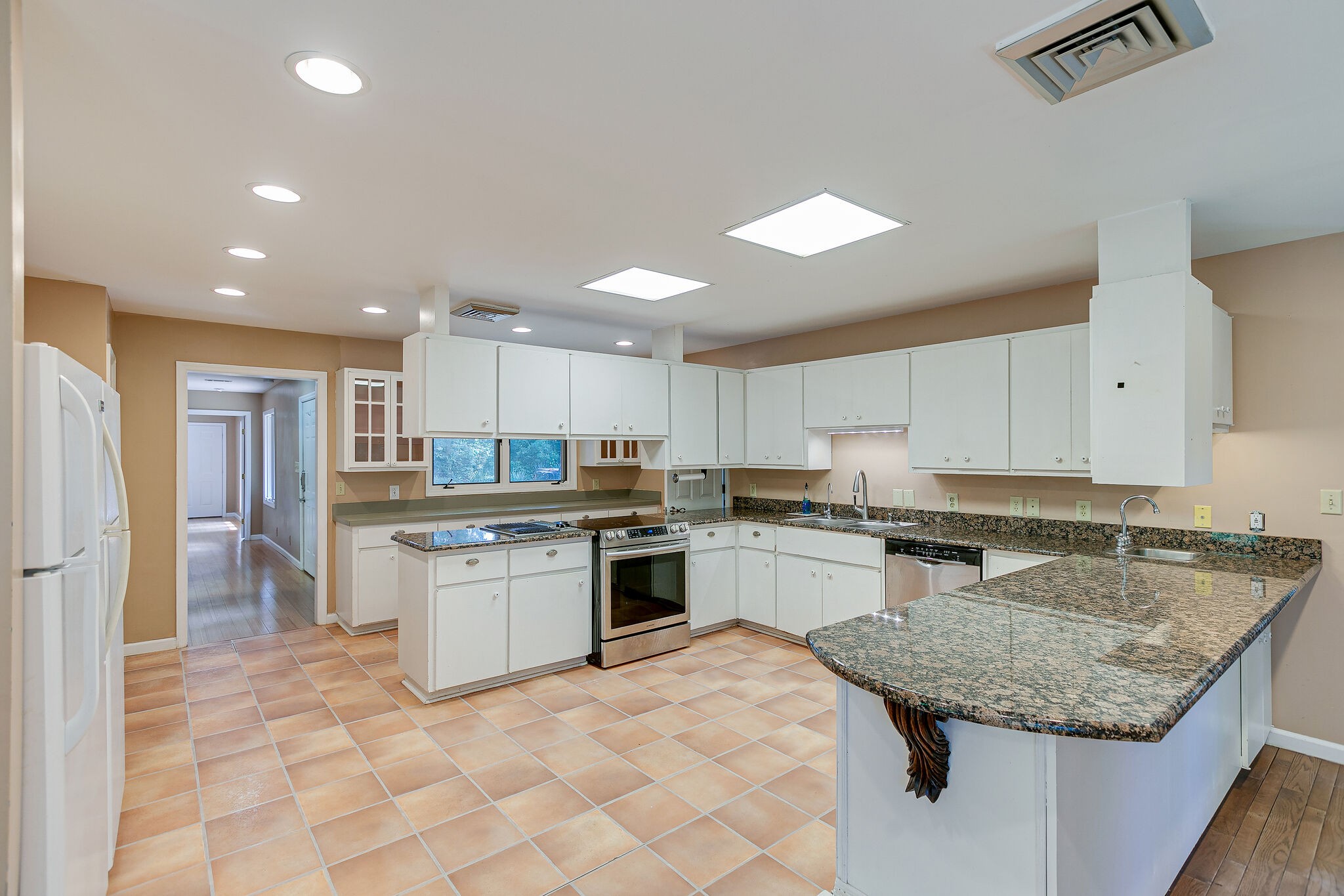 3159 North Cross Bridges Road Columbia, TN 38401 - Photo 6 of 17 Gallery Image 6