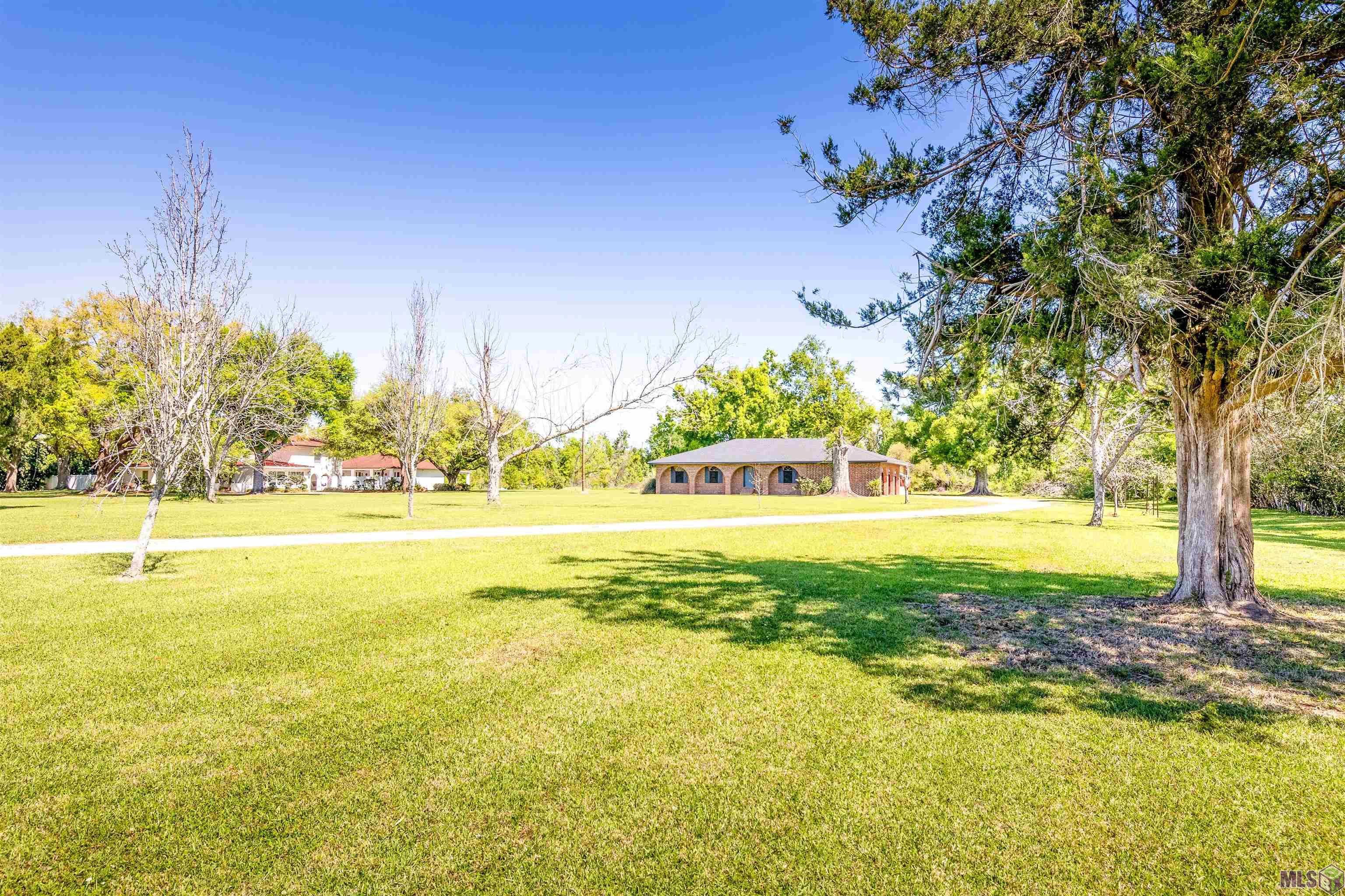 1450 Bayou Blue Road Houma, LA 70364 - Photo 2 of 23 Gallery Image 2