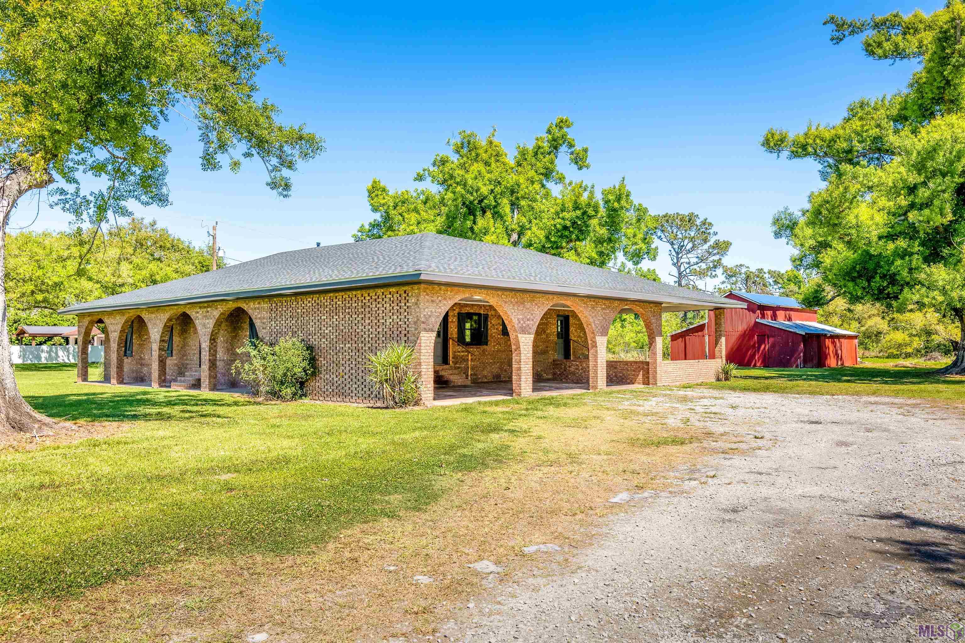 1450 Bayou Blue Road Houma, LA 70364 - Photo 3 of 23 Gallery Image 3