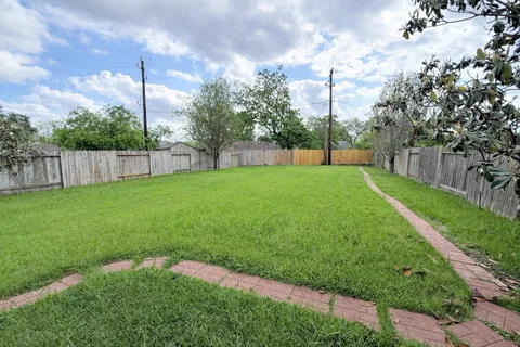$2,650 | 11922 Harristown Drive, Houston, TX 77047