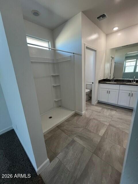 26443 West Crown King Road Buckeye, AZ 85326 - Photo 22 of 25 Primary Bath