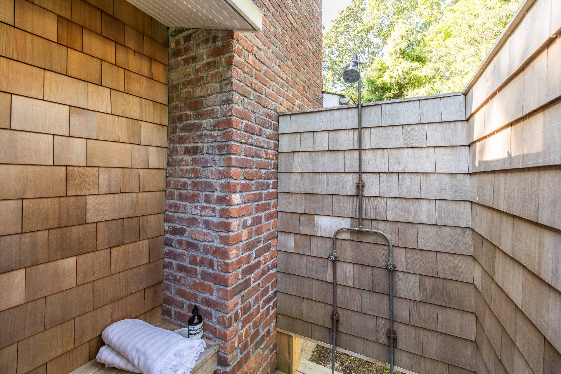 49 Sherwood Lane East Hampton, NY 11937 - Photo 19 of 19 a bathroom with a shower