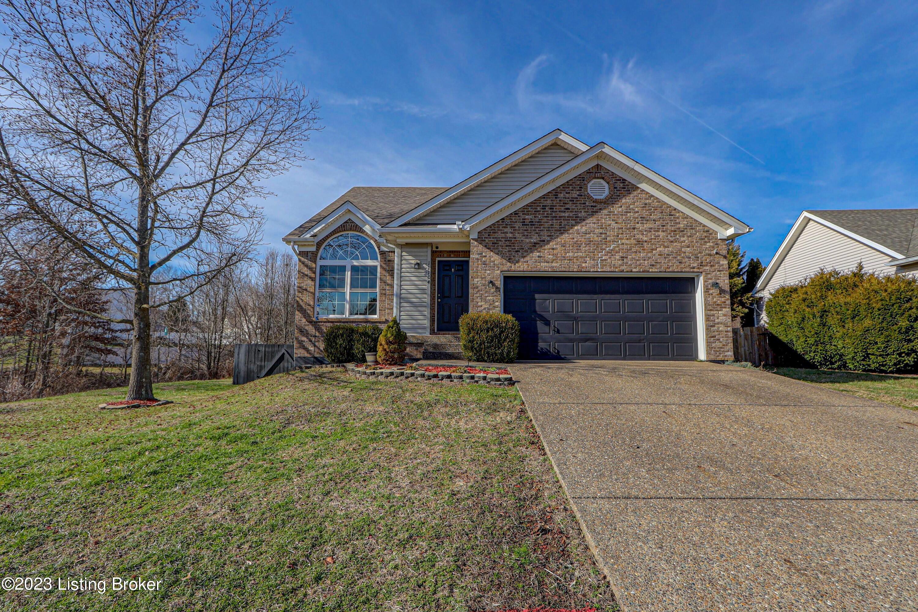 11104 Meadow Run Road Louisville, KY 40229 - Photo 2 of 39 Front