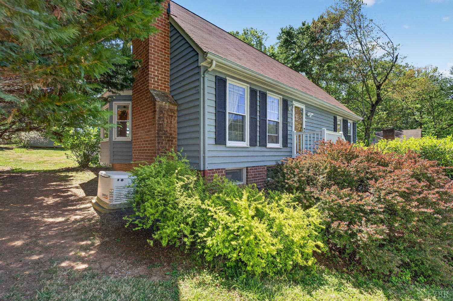 1002 Oxford Point Road Lynchburg, VA 24503 - Photo 5 of 49