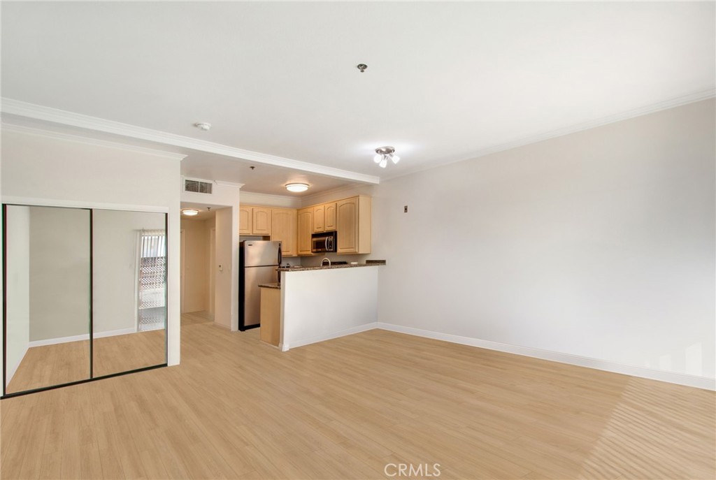 300 North El Molino Avenue, Unit 312 Pasadena, CA 91101 - Photo 11 of 25