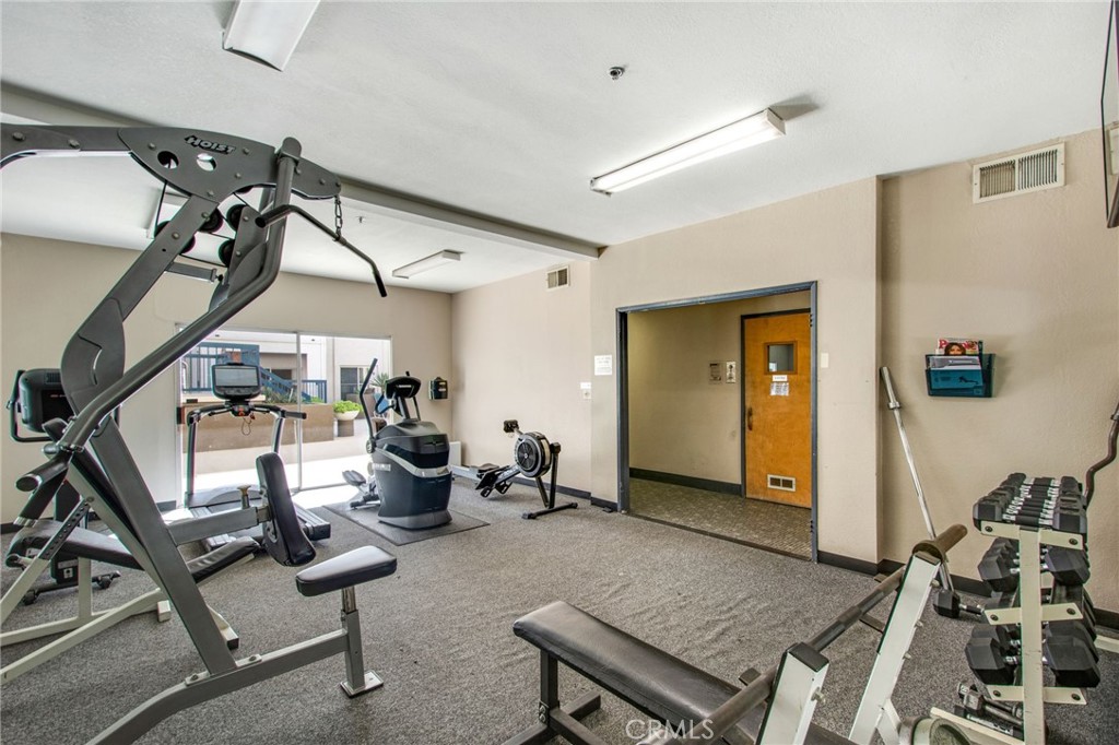 300 North El Molino Avenue, Unit 312 Pasadena, CA 91101 - Photo 17 of 25