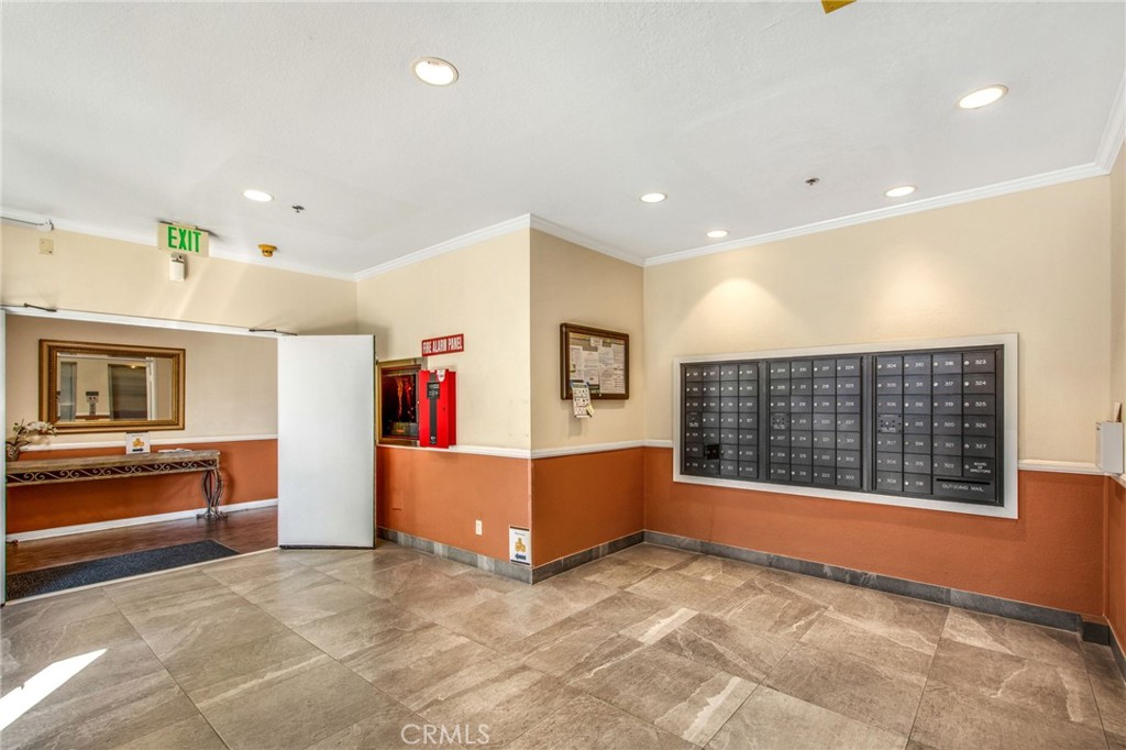 300 North El Molino Avenue, Unit 312 Pasadena, CA 91101 - Photo 25 of 25